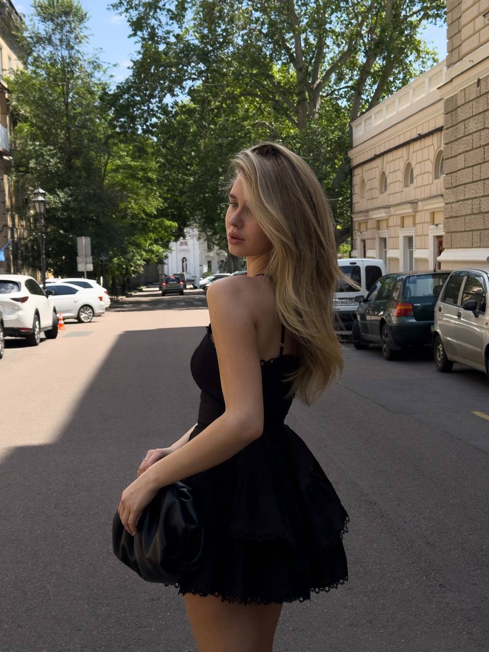 Bawełniana sukienka mini z rozkloszowanym dołem